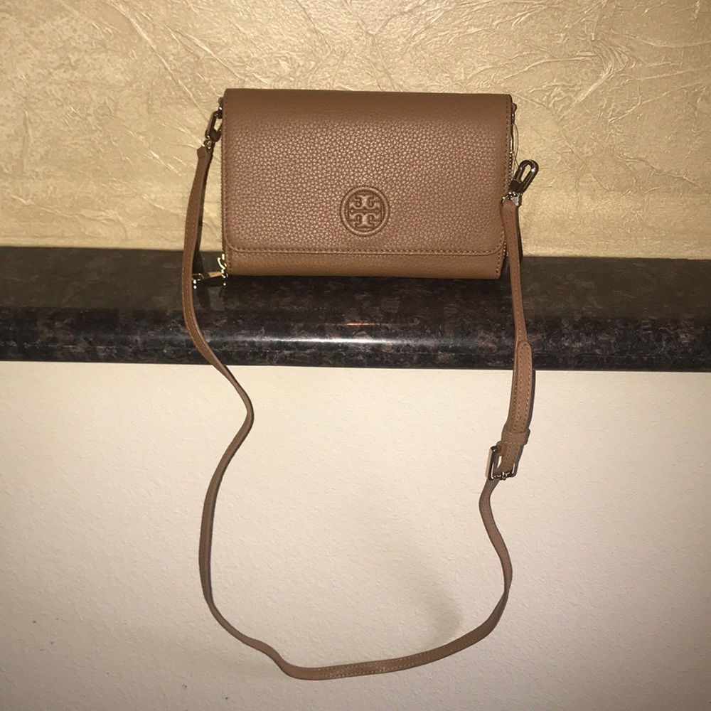 NEW Tory Burch bombé Wallet Crossbody
